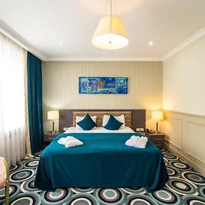 Otel Mildom, Almatı